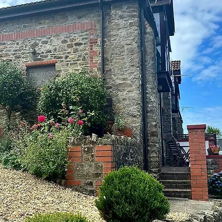 The Rocks Villa Westward Ho!  Exterior photo
